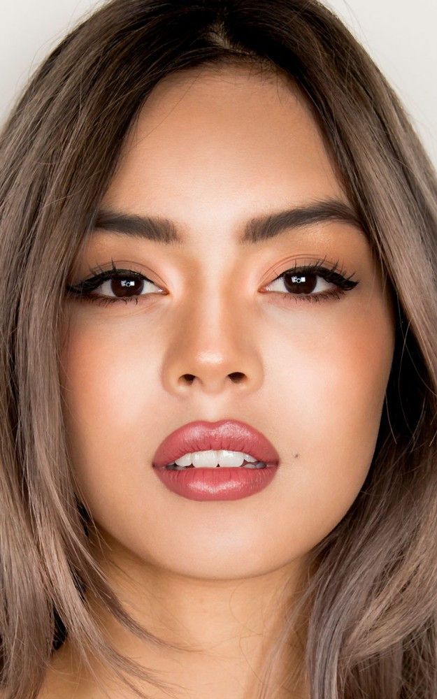 Creamy Long-Lasting Lipstick - 12 Vibrant Shades