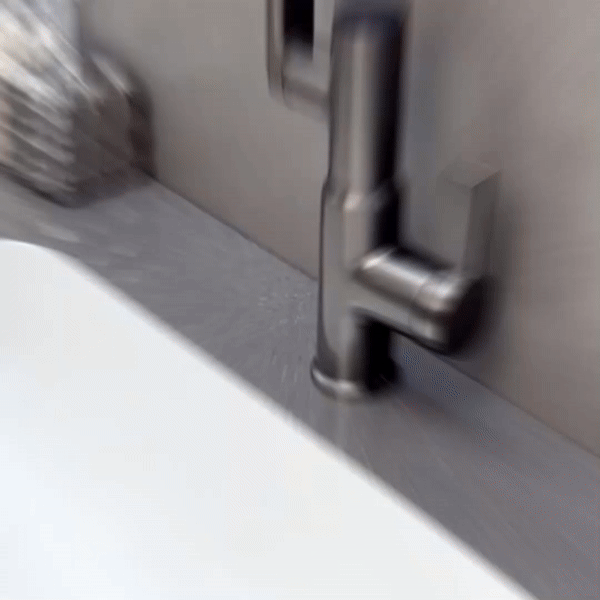 360° Swivel Kitchen Faucet with Temperature Display